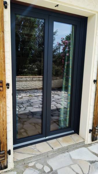 Porte fenêtre PVC gris anthracite à Toulouse