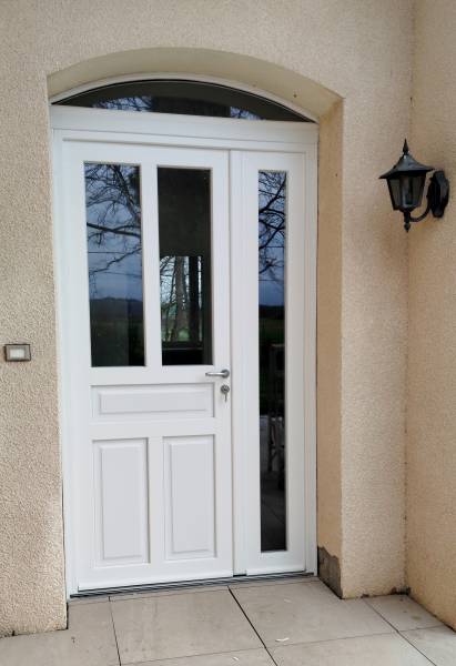 Porte d'entrée en PVC à Bessières en Haute Garonne