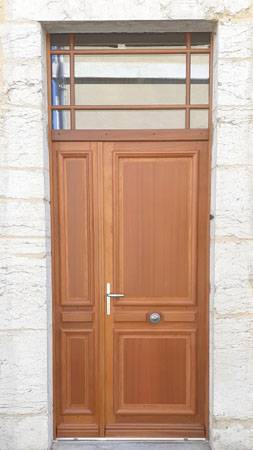 Pose de portes d’entrée avec vitrage à La Magdelaine-sur-Tarn – Sécurité, isolation et design