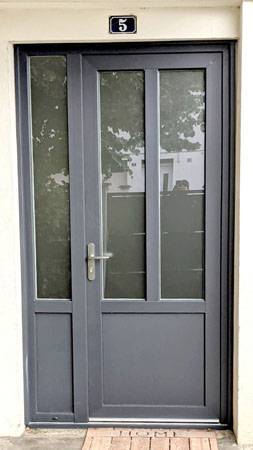 Pose de portes d’entrée avec vitrage à La Magdelaine-sur-Tarn – Sécurité, isolation et design